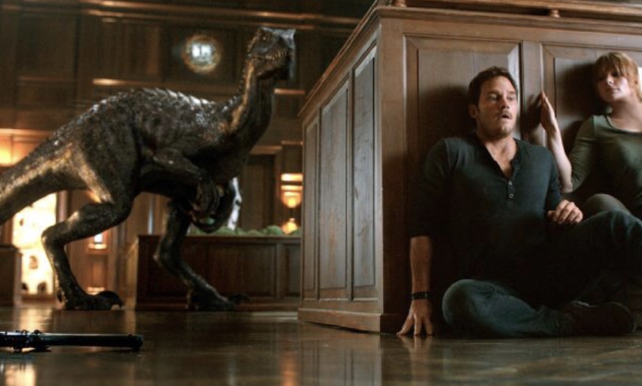 Bryce Dallas Howard and Chris Pratt in Jurassic World: Fallen Kingdom (2018) IMDb.com